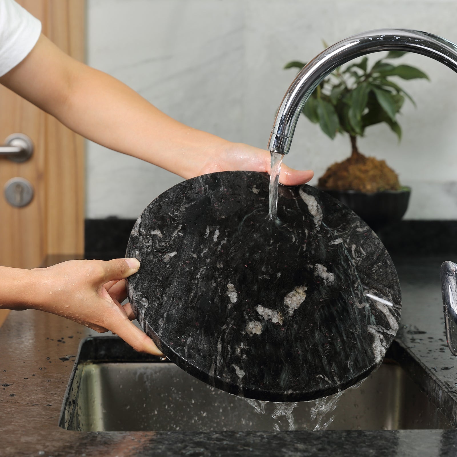 Round Pastry Board - Granite (Ocean Fantasy)