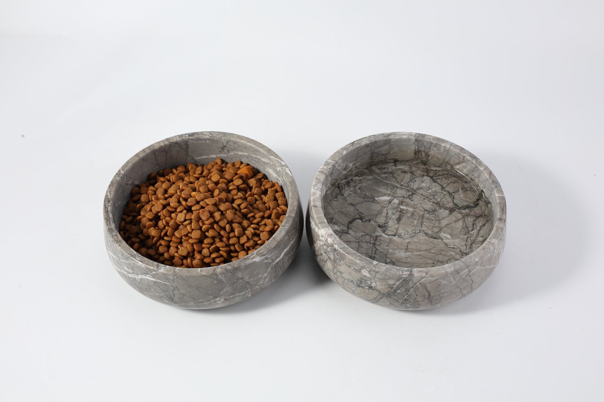Koville natural stone pet bowl in Gris Lido