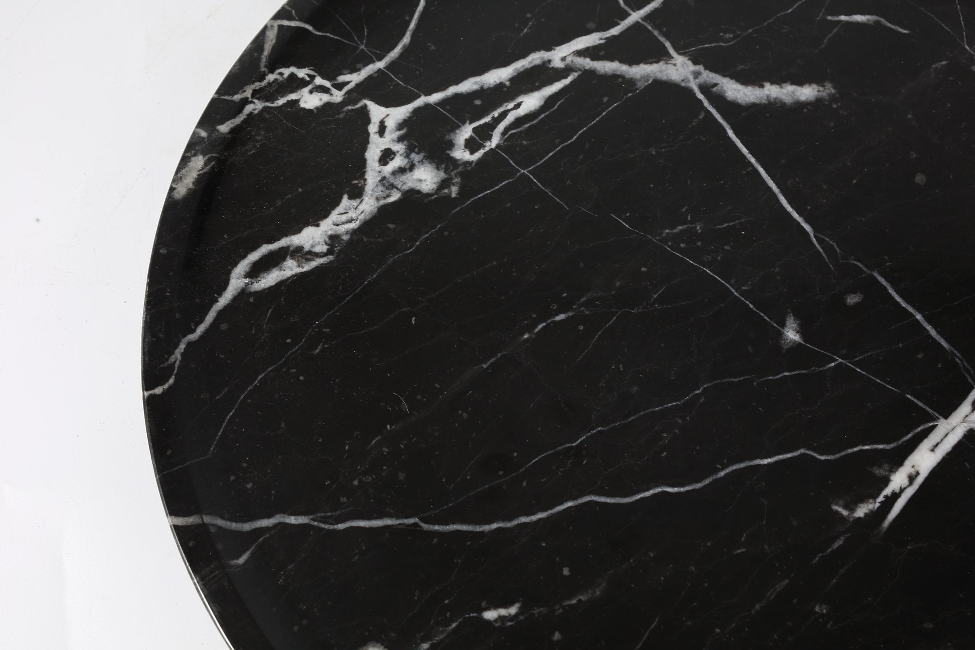 Koville round serving tray in multiple sizes for table styling in Nero Marquina natural stone