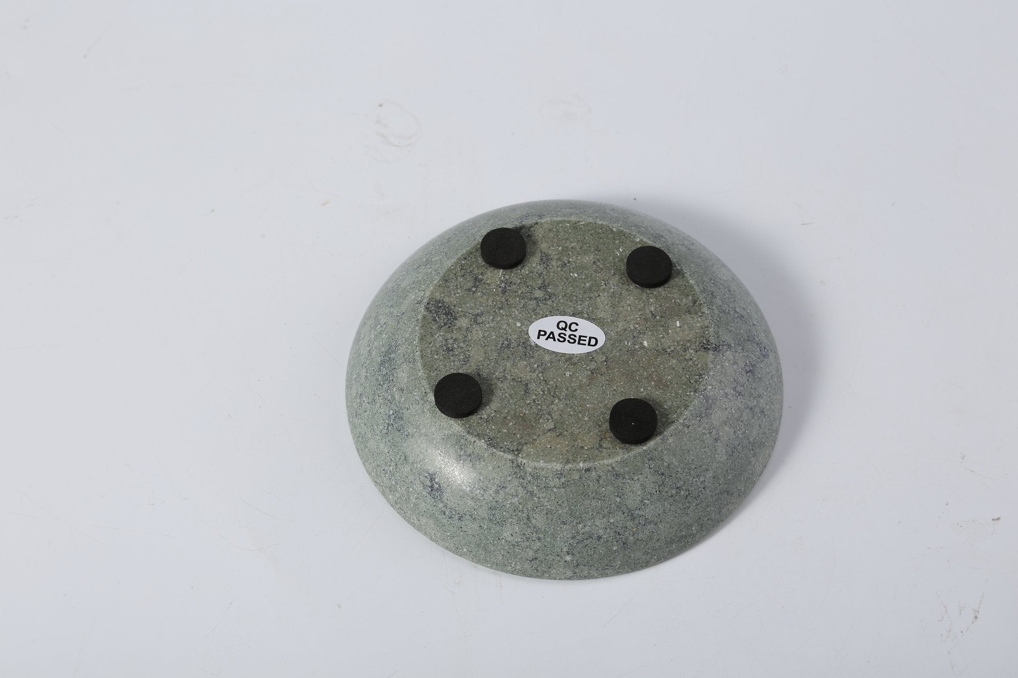 Koville natural marble incense holder pro d 150 t 30 in Indian Green with burning incense stick