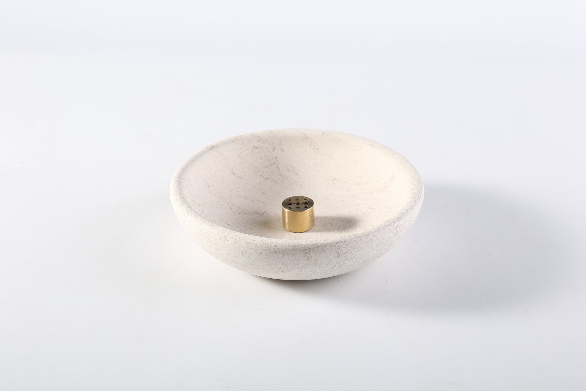 Koville natural marble incense holder pro d 150 t 40 in Moca Cream Media with burning incense stick