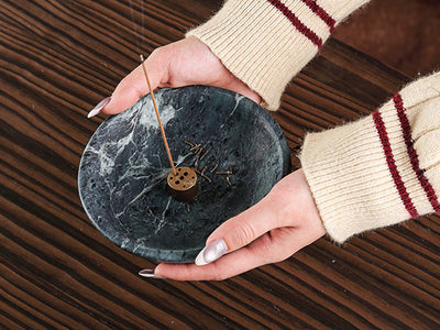 Koville Green Incense Holder (5.8 × 5.8 × 1.4 in) – A Natural Sense of Calm