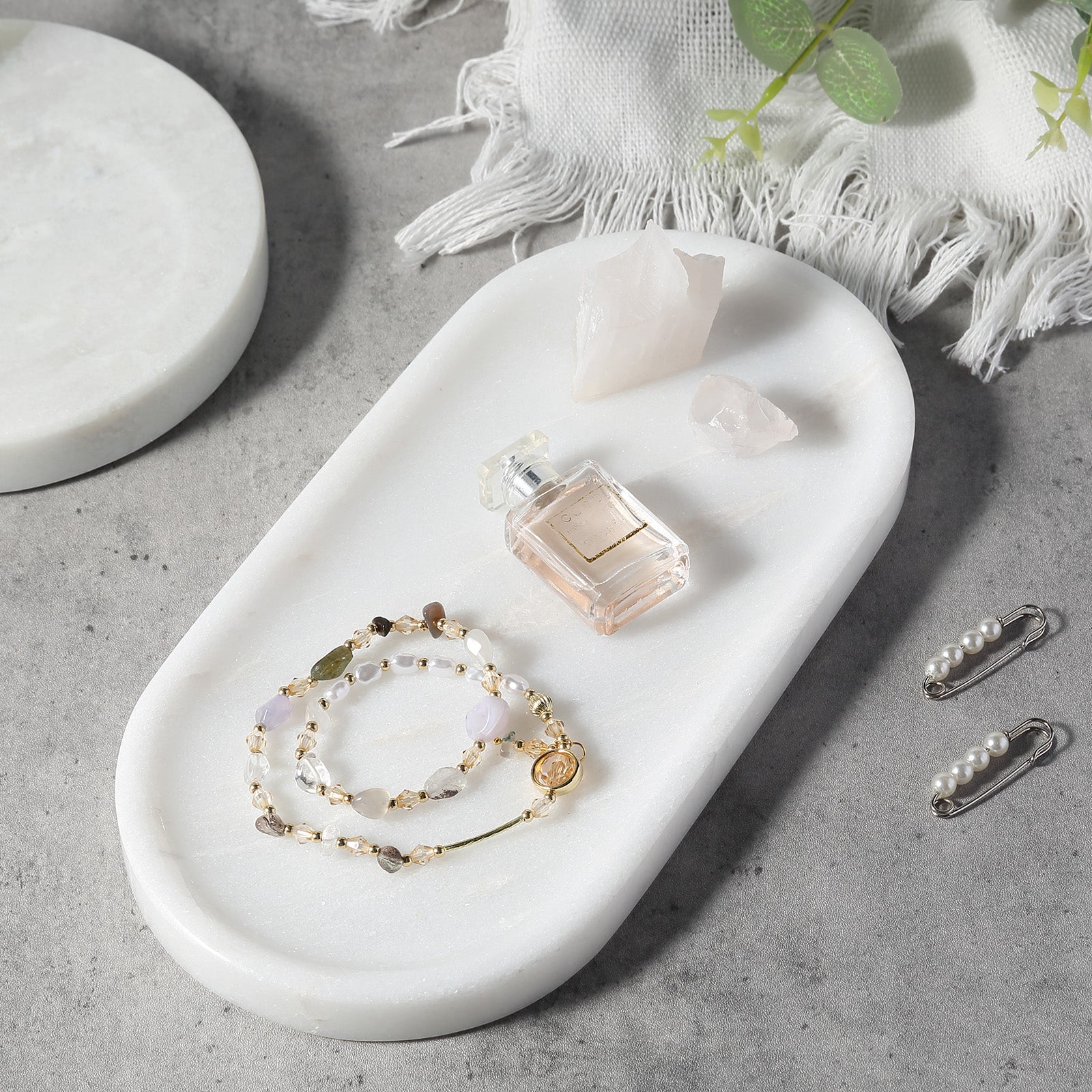 Koville white oval tray in natural stone