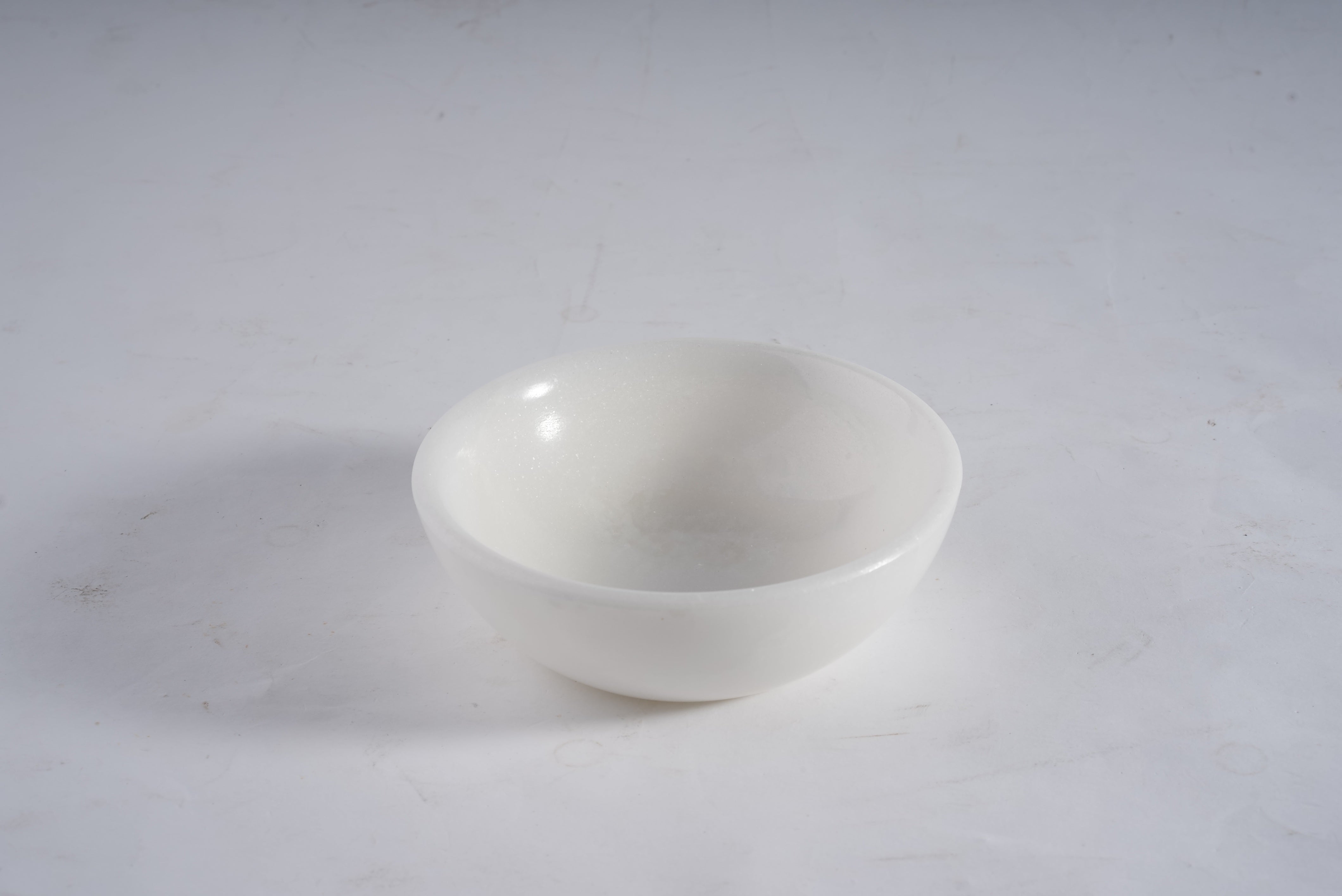 Koville White Incense Holders – Illuminating Elegant Spaces