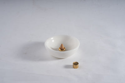 Koville White Incense Holders – Illuminating Elegant Spaces