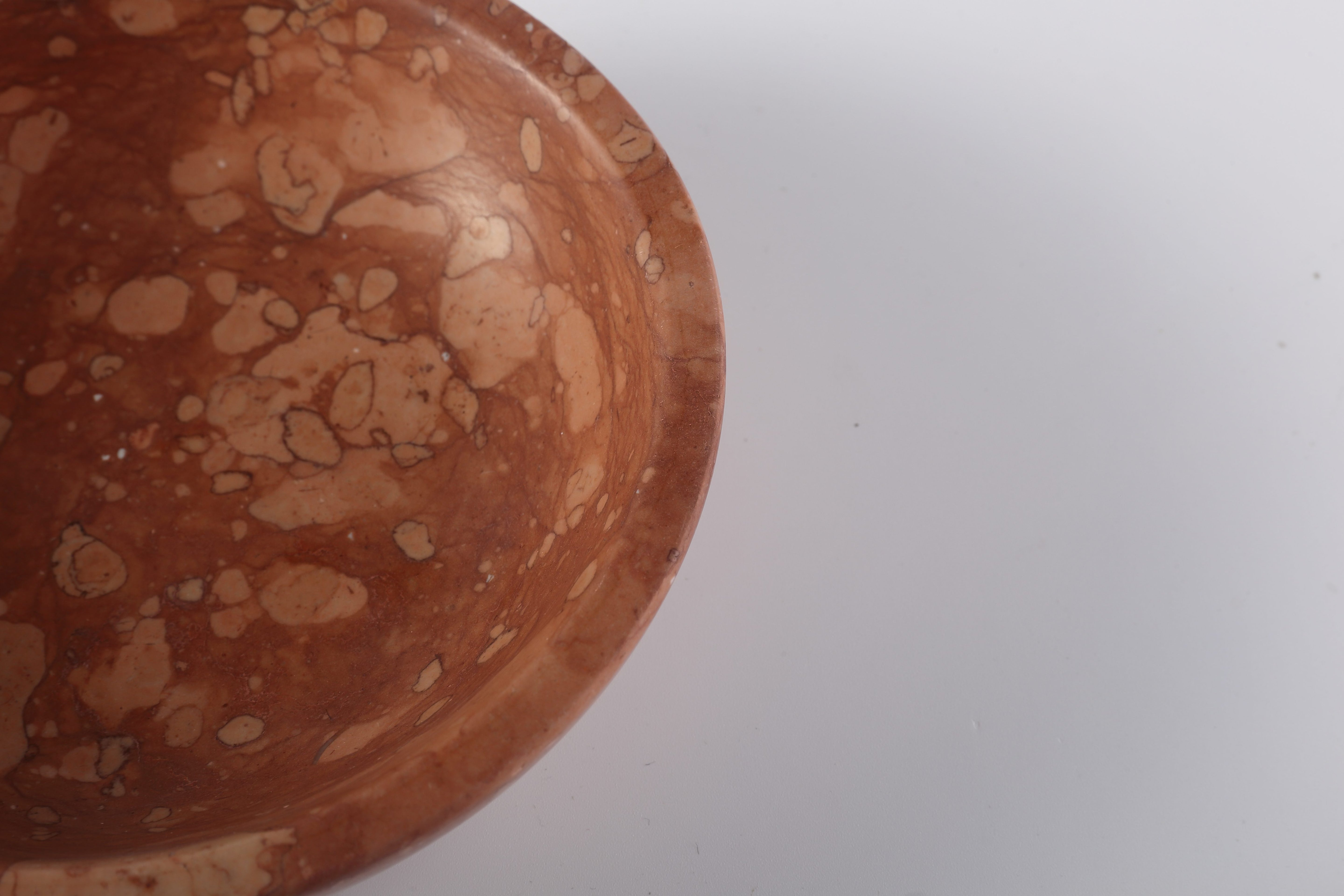 Koville Red Incense Holders – Accentuating Passion & Artistic Spaces