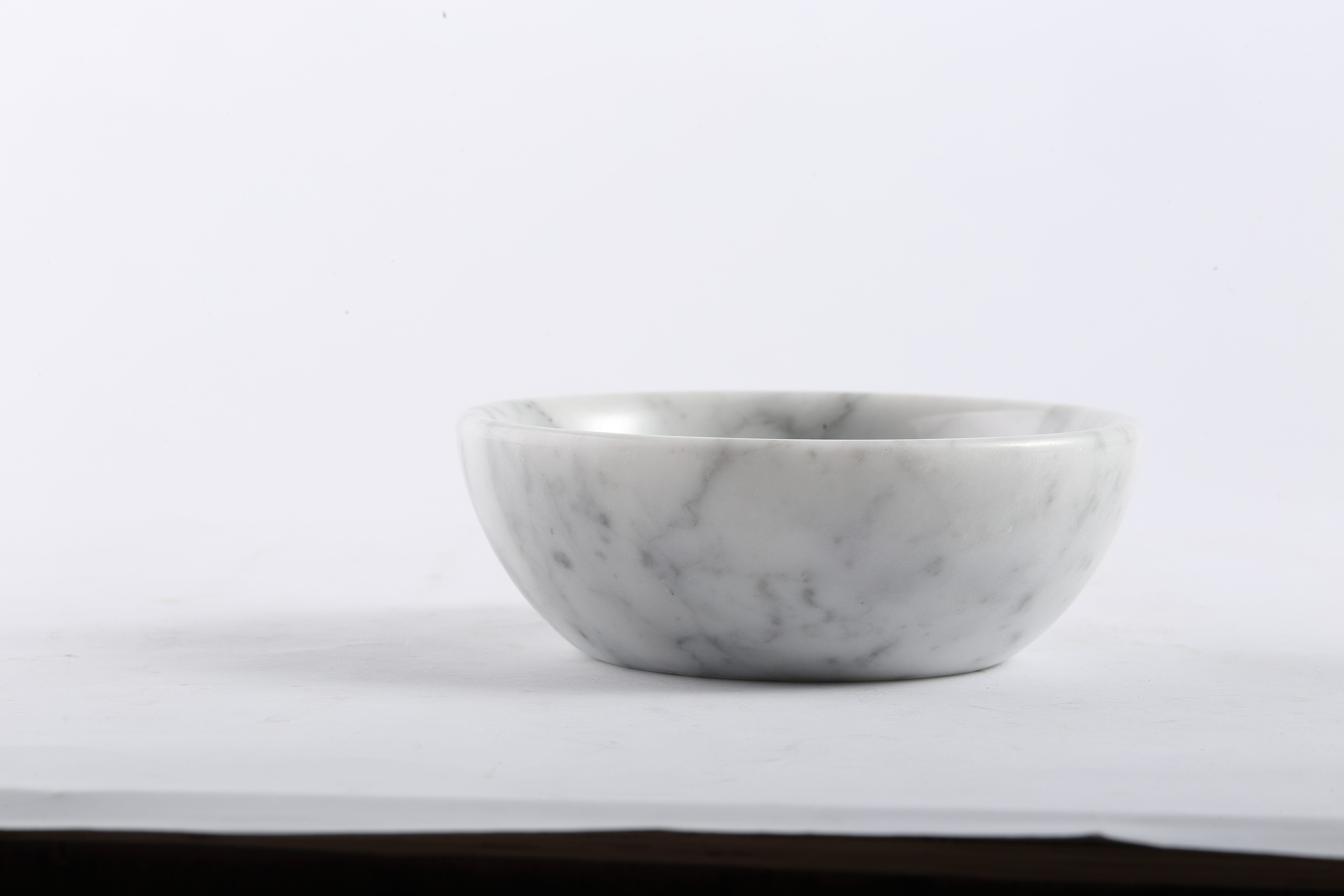 Koville White Incense Holders – Illuminating Elegant Spaces