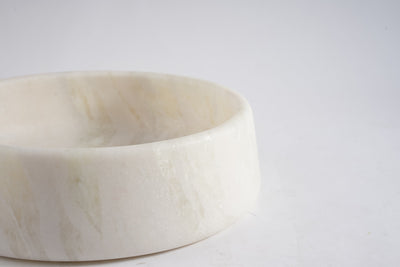 Koville White Pet Bowl 9.36 in – Illuminating Elegant Spaces