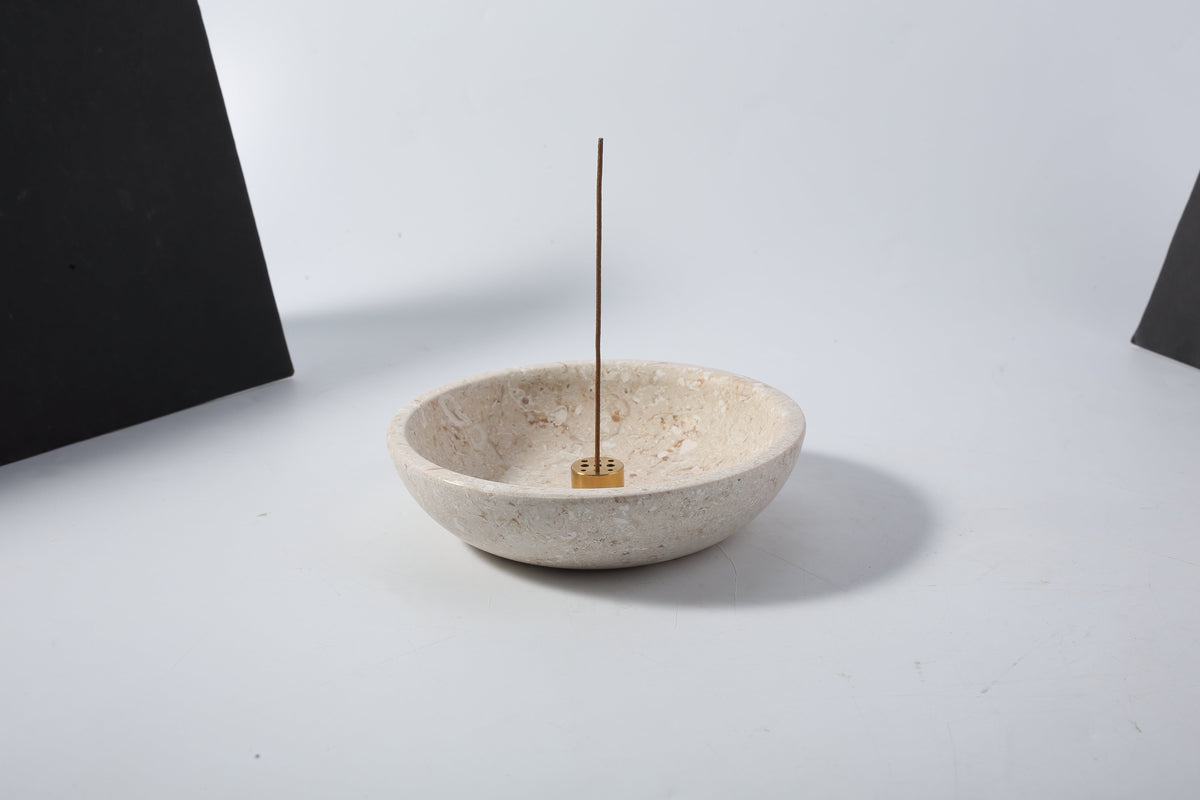 Koville golden Royal Beige round incense holder with warm cream tones with fine mineral speckling