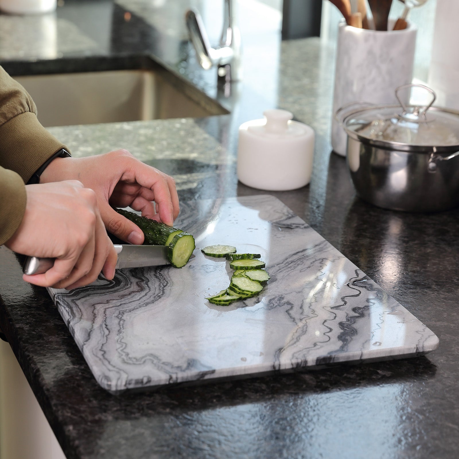 Koville natural stone pastry board in Monte Grigio