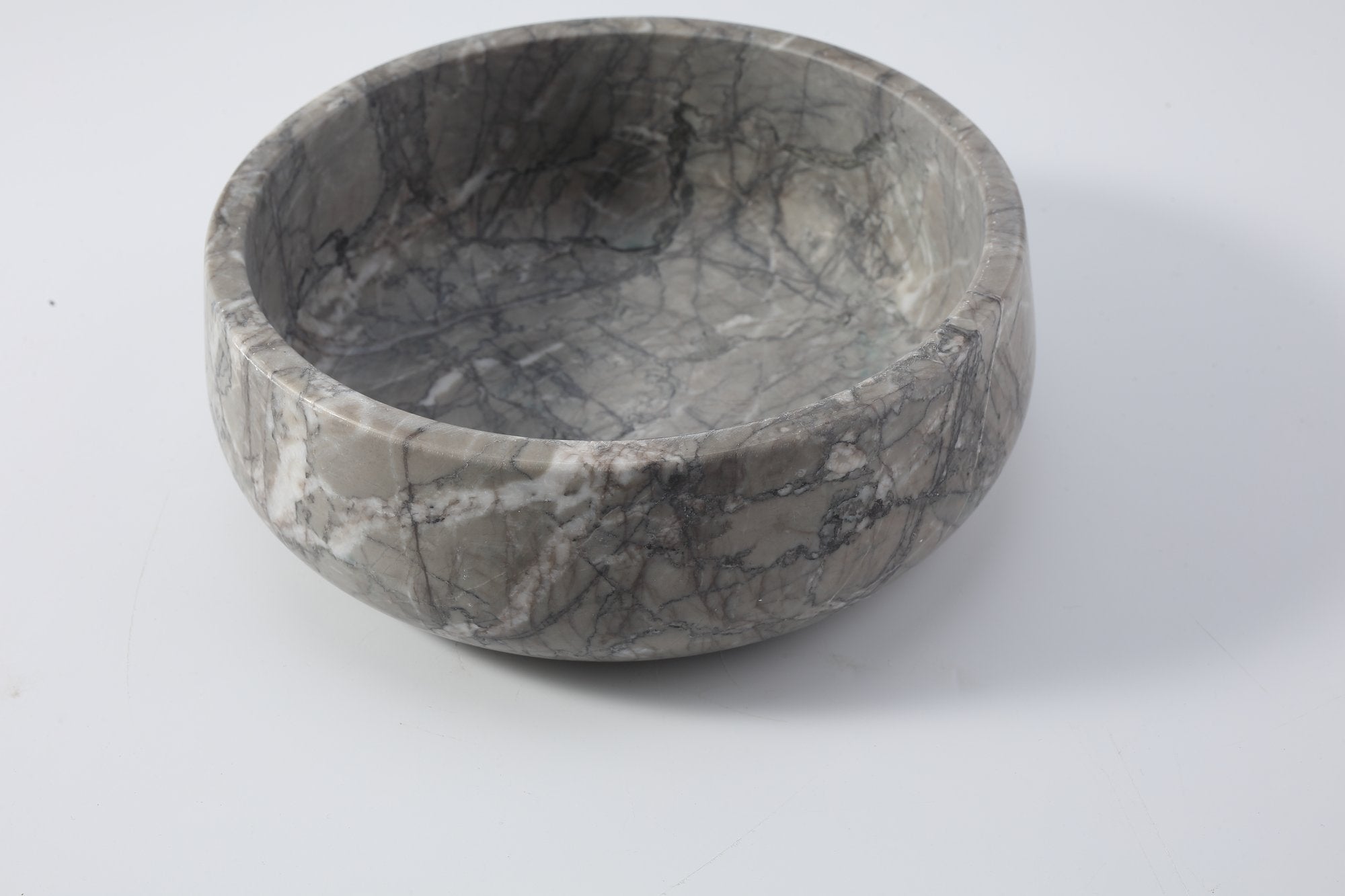 Koville natural stone pet bowl in Gris Lido