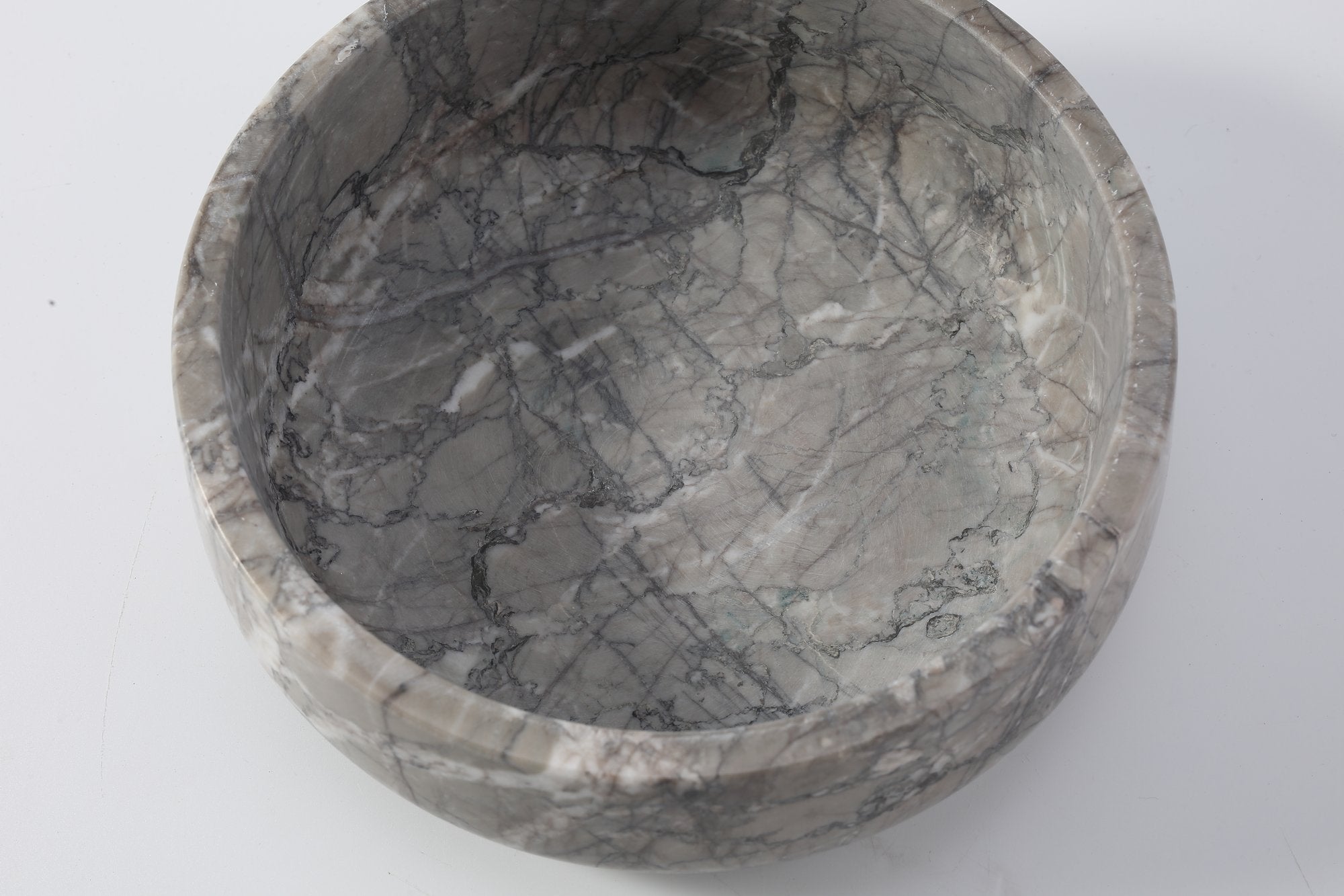 Koville natural stone pet bowl in Gris Lido