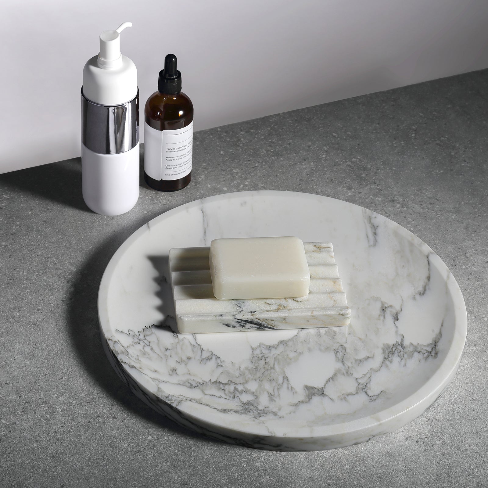 Koville round serving tray in multiple sizes for table styling