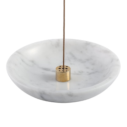 Koville natural marble incense holder pro d 150 t 30 in Bianco Carrara with burning incense stick