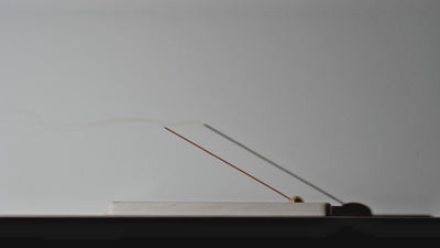 Koville White Incense Holder – Illuminating Elegant Spaces · Natural Pattern G